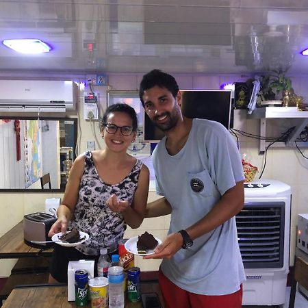 Htinn Yue Tann Hostel Yangon Ngoại thất bức ảnh