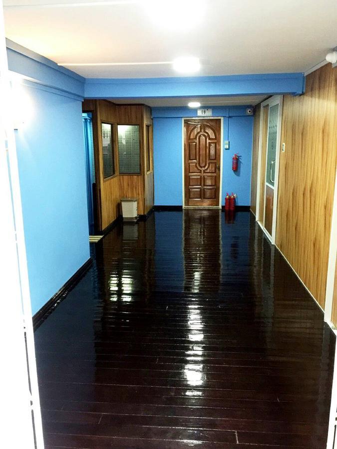 Htinn Yue Tann Hostel Yangon Ngoại thất bức ảnh
