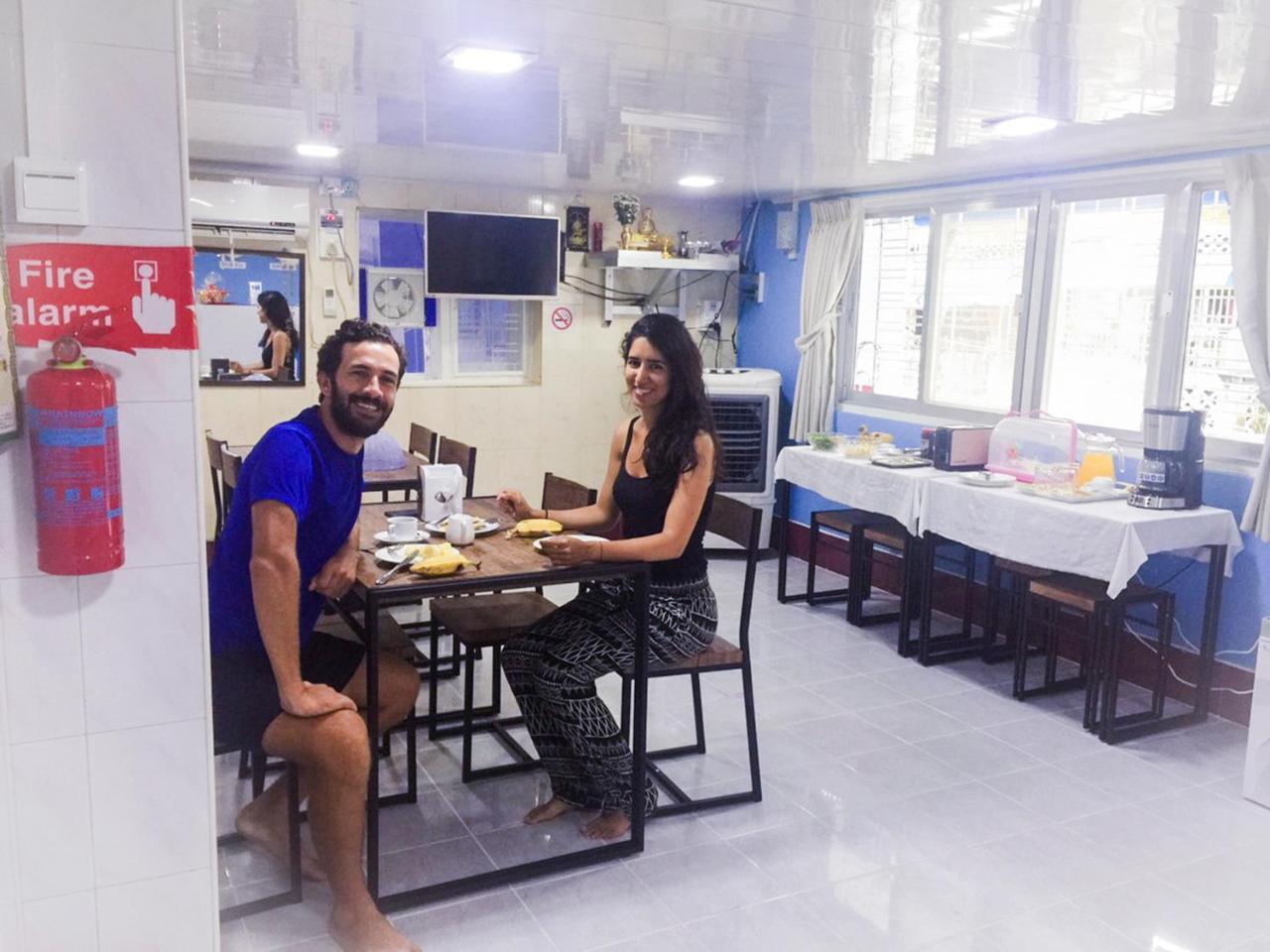 Htinn Yue Tann Hostel Yangon Ngoại thất bức ảnh