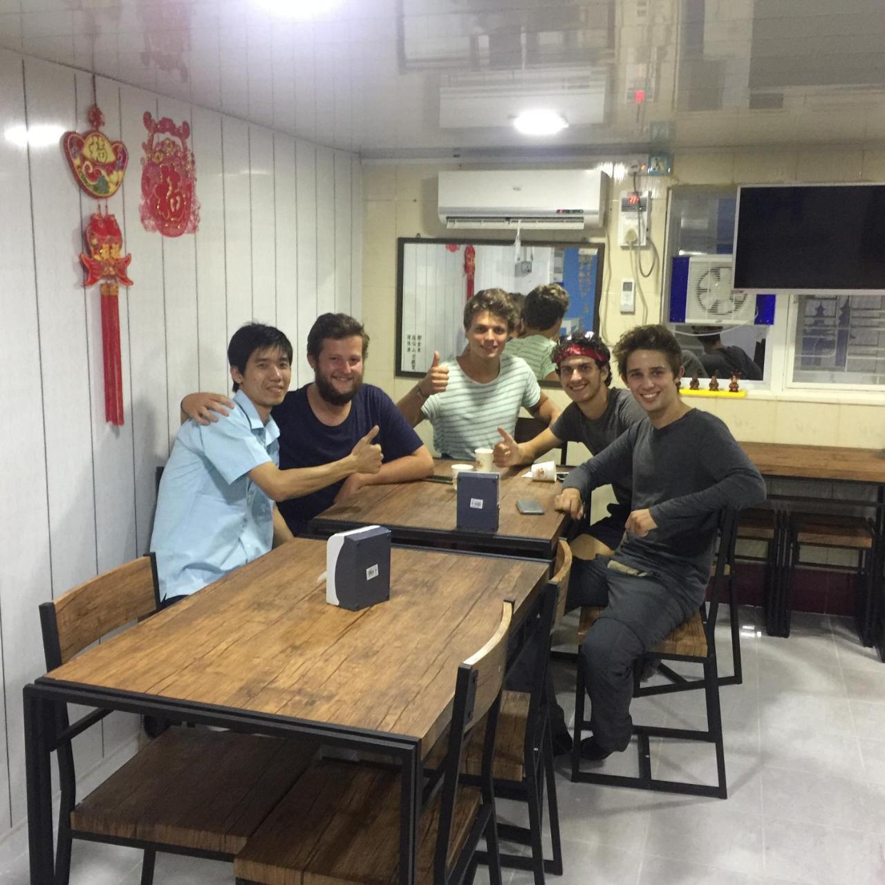 Htinn Yue Tann Hostel Yangon Ngoại thất bức ảnh