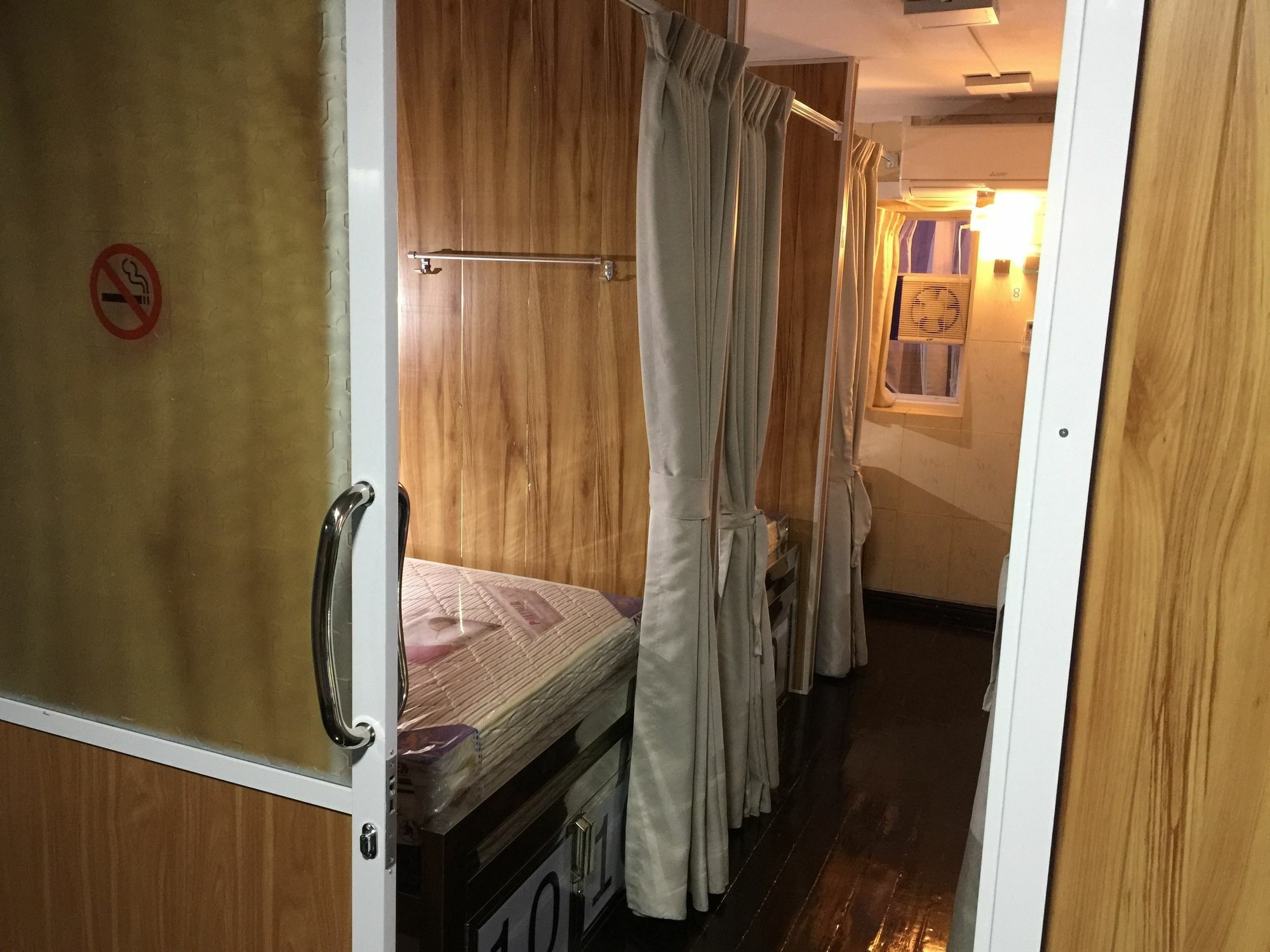 Htinn Yue Tann Hostel Yangon Ngoại thất bức ảnh
